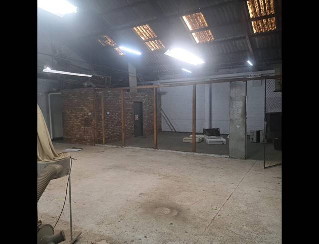 INDUSTRIAL PROPERTY TO RENT IN NORTH END